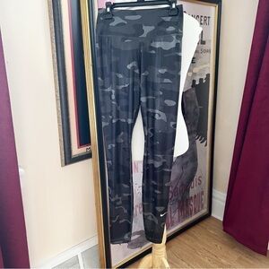 Nike Dri-FIT One Women's Mid-Rise Camo Shiny Leggings Size XS